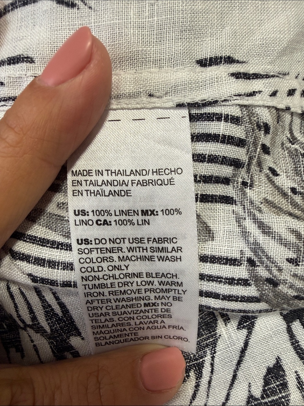 Chico’s Sleeveless Black & White Tropical Leaf Print Button-Down Top US size 4/6 - Picture 6 of 6